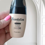 LAIKOU Liquid Foundation Moisturizing Long Lasting Face Comestics Natural Brighten Face Base Tone Make Up 30ml photo review